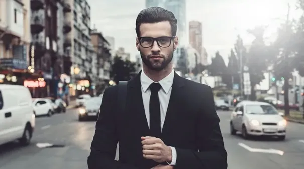 homme en costard